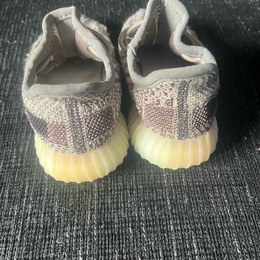 Yeezy toddler size 6